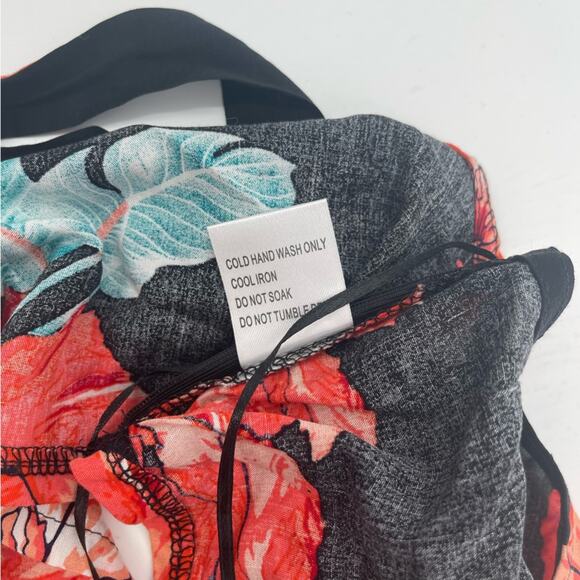 LF SEEK THE LABEL Tropical Floral Beach Crop Tank Top Australia NWT Size Medium - Picture 8 of 9